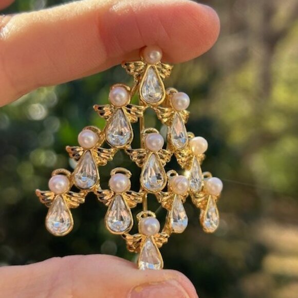 HOLIDAY🎄🎄NINA RICCI for AVON “Tree of Angels” Gold Christmas BROOCH - Picture 4 of 9